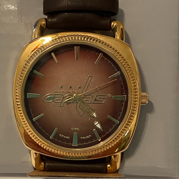 Washington Capitals NHL Classic Series Watch - Game Time - Picture 7 of 8